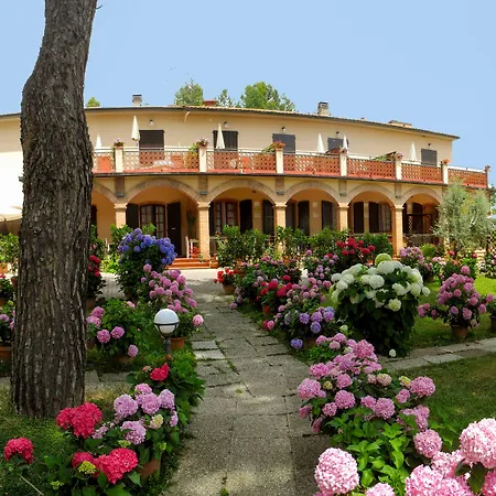 Le Renaie Hotel