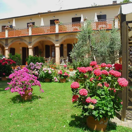 Le Renaie Hotel